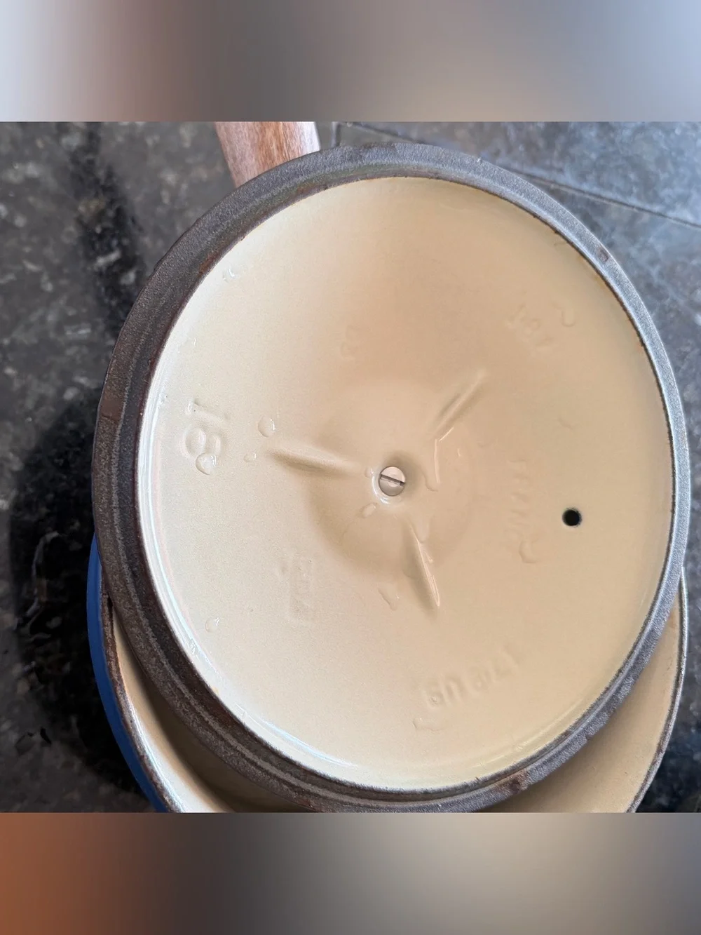 Le creuset sauce pan and lid